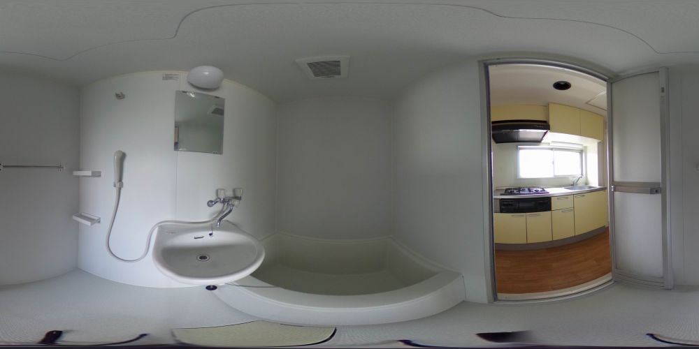 �o�X���[��