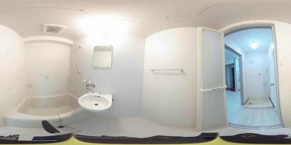 �o�X���[��