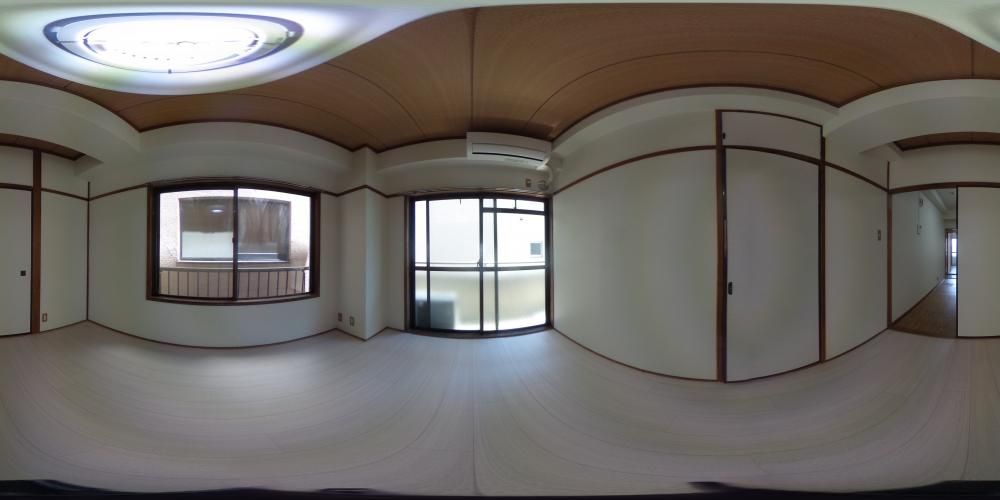 ���r���O