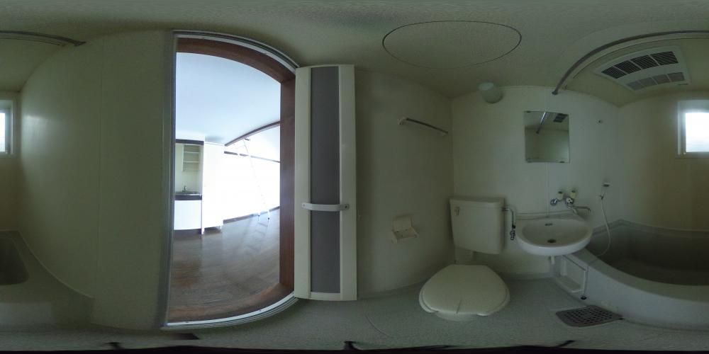 �o�X���[��