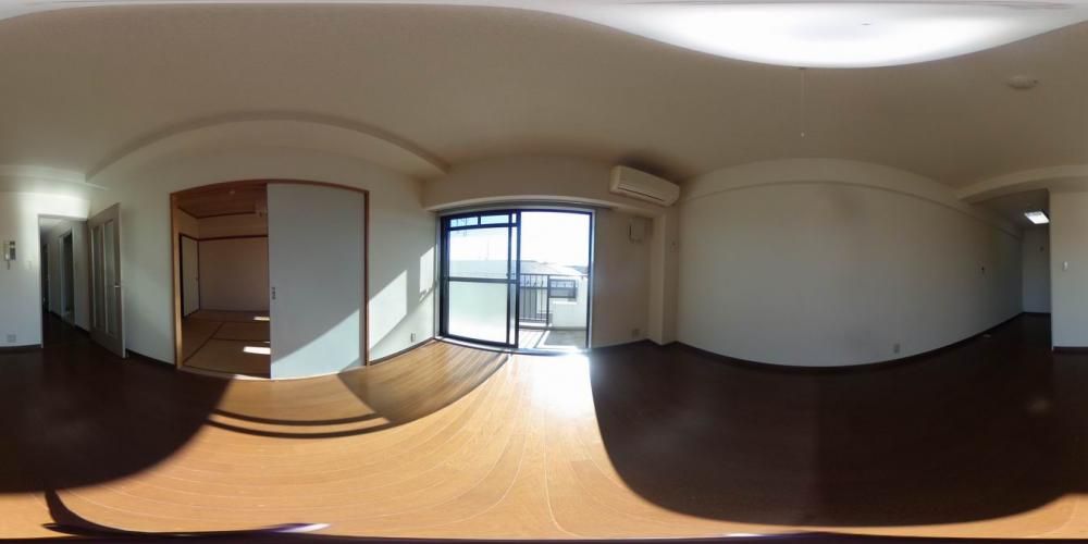 ���r���O