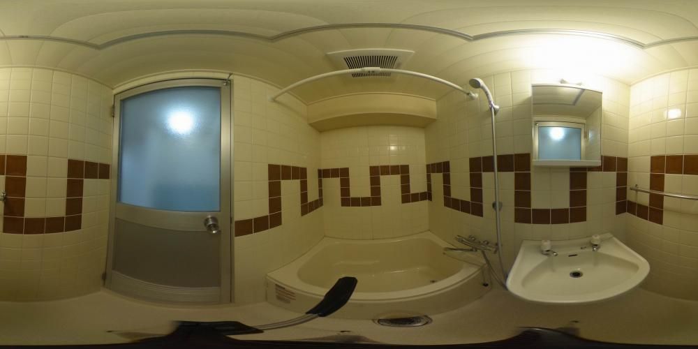 �o�X���[��