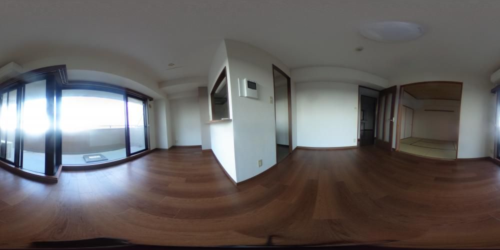 ���r���O