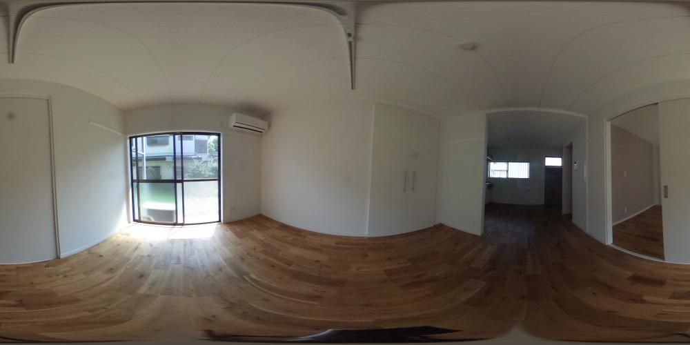 ���r���O