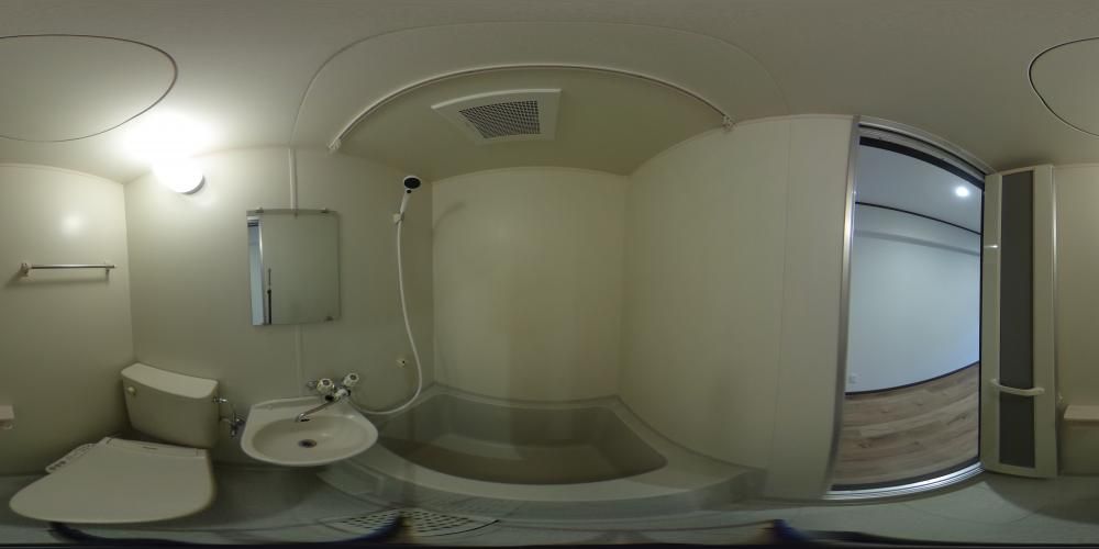 �o�X���[��