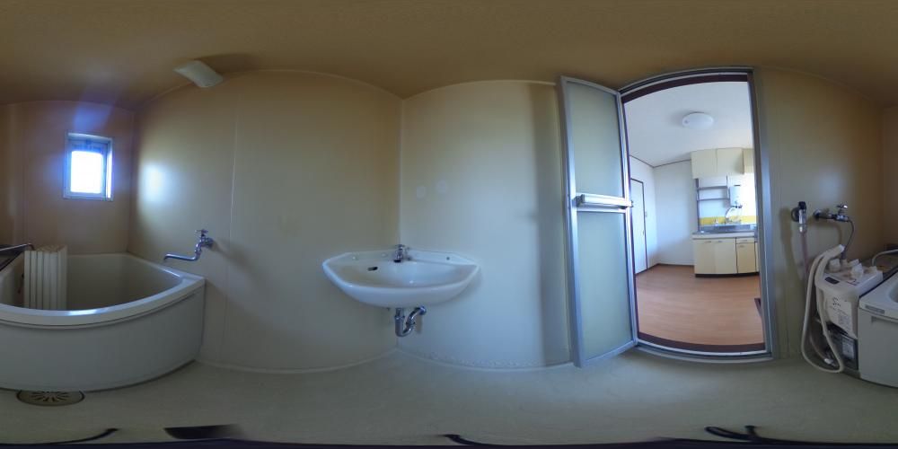 �o�X���[��