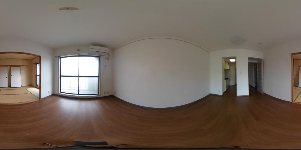 ���r���O