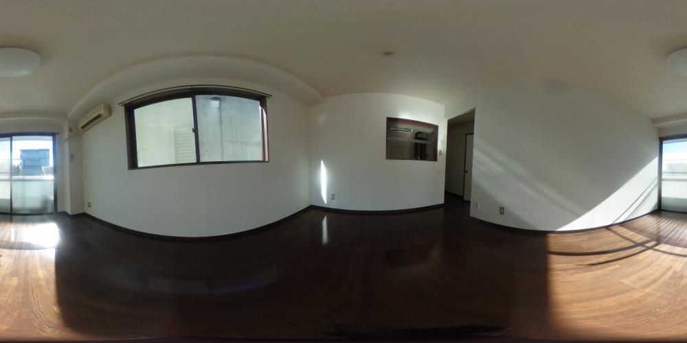 ���r���O