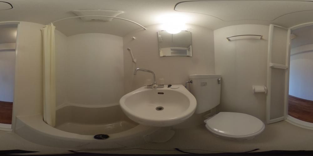 �o�X���[��