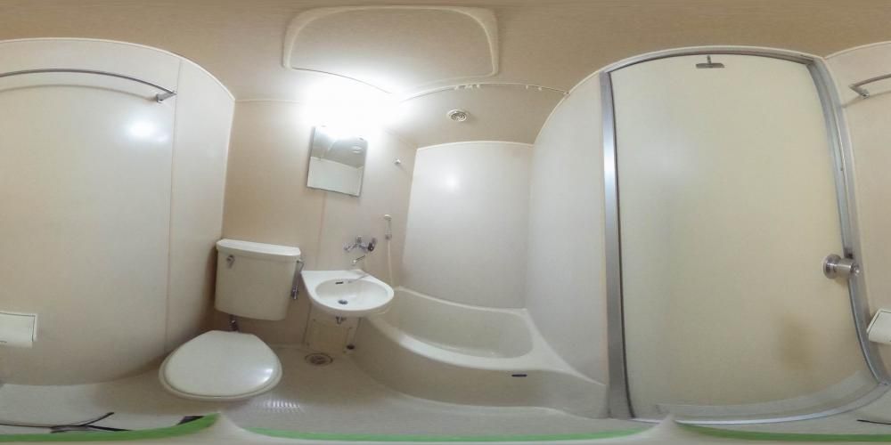 �o�X���[��