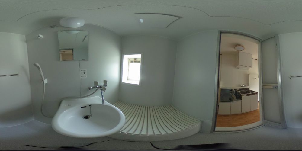 �o�X���[��